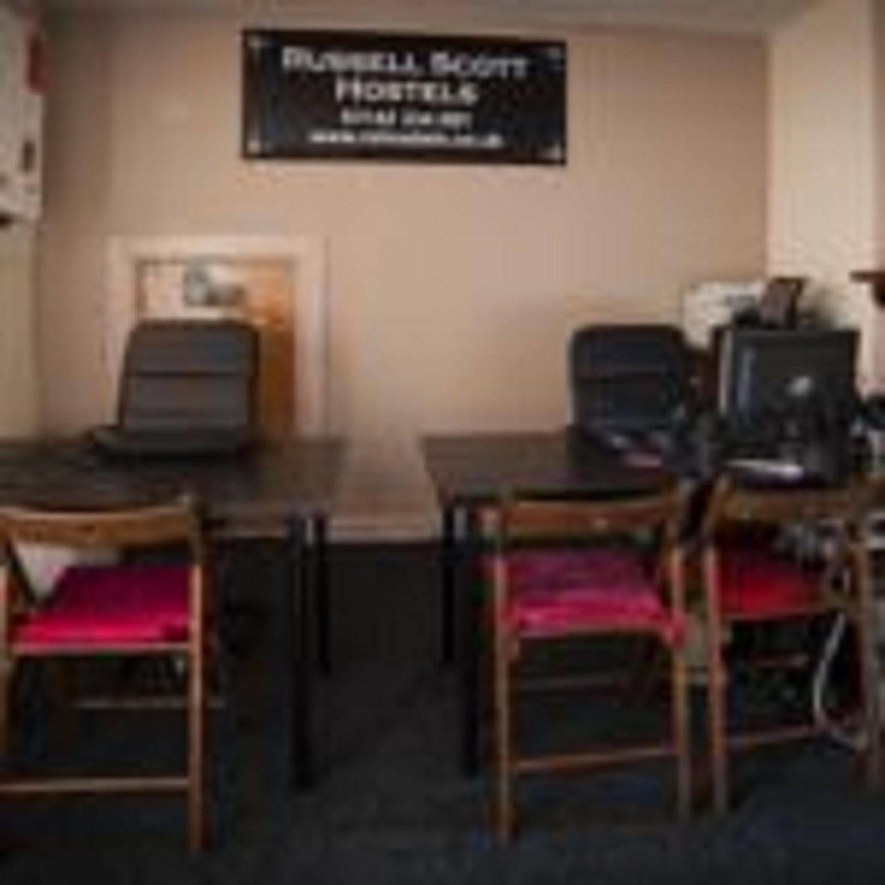 Russell Scott Backpackers - Sheffield Hostel ภายนอก รูปภาพ